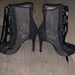 Steve Madden lace up boots
